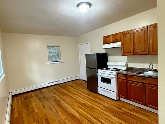 4th image of 428 Ferry St #3F