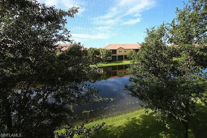 3 bed, 2.5 bath, 2288 sqft, $5,250 — Photo 3