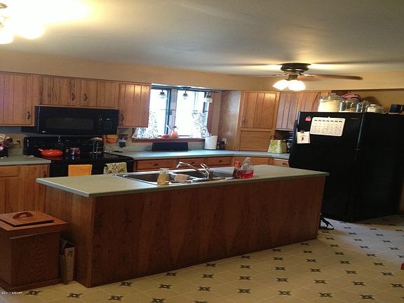 2nd image of 343 Bayard St S