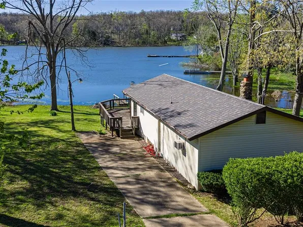 697 Parkers Lake Dr, Perryville, MO 63775
