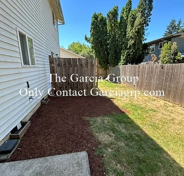 12812 E Burnside St — Photo 18