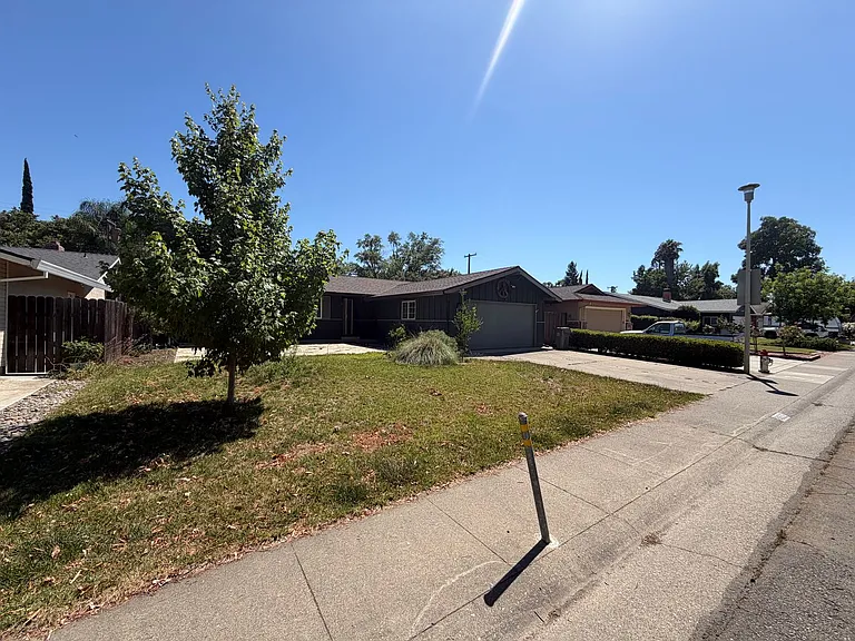 8632 Midfield Way — Photo 2
