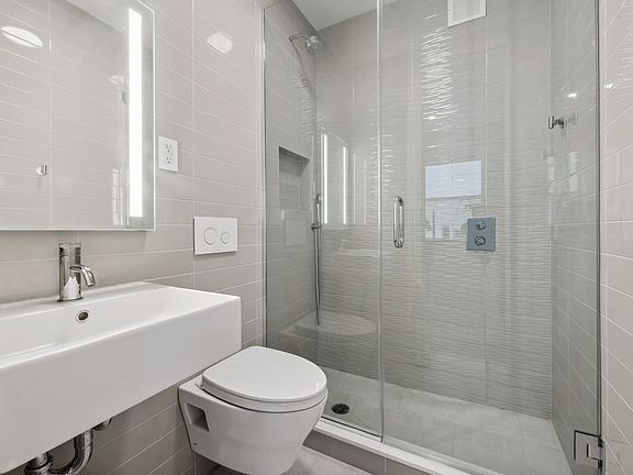 4th image of 458 W 20th St APT 4c