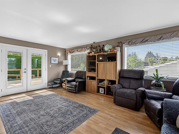 5th image of 3475 Seacloud Rd