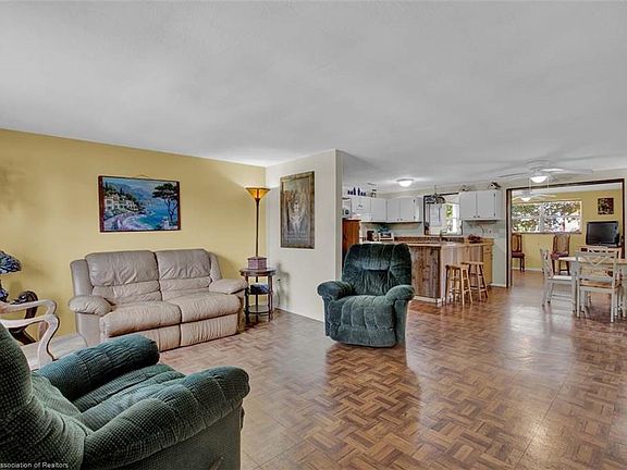 3rd image of 1529 Lucas Dr