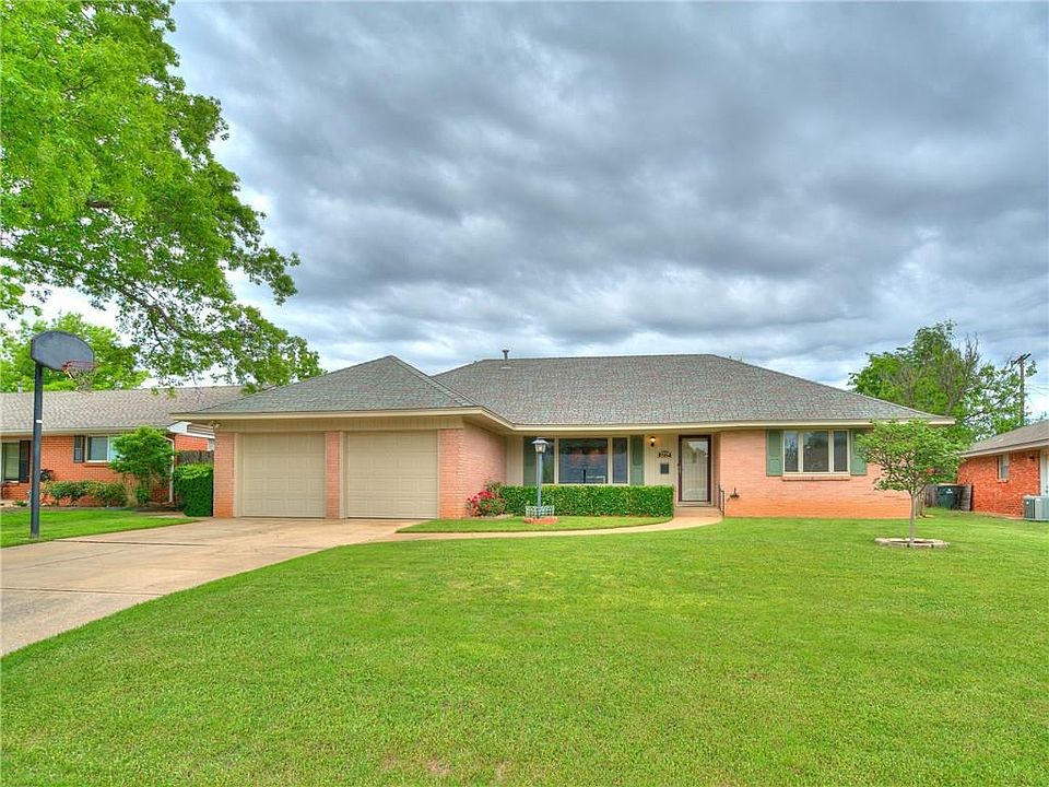 1st image of 2729 Berkshire Way