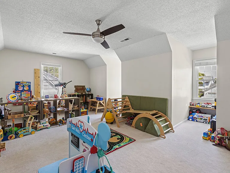 118 Archdale Dr — Photo 26