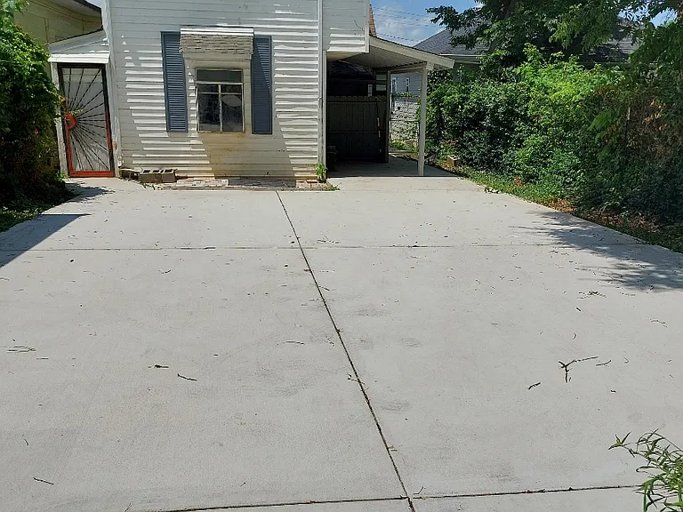 1619 Heiman St — Photo 5