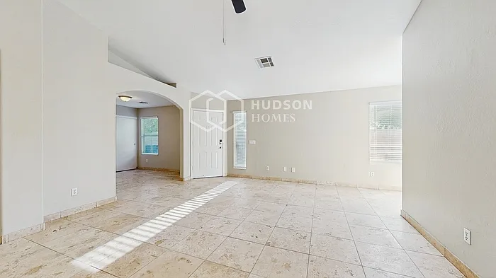3259 E Kerry Ln — Photo 5