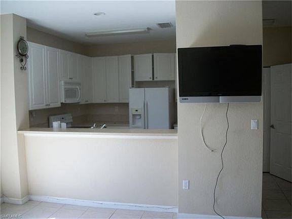 3rd image of 846 Sweet Lake Cir