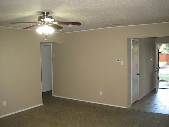 5th image of 2509 Warwick Dr