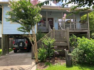 515 West Dr, Kemah, TX 77565