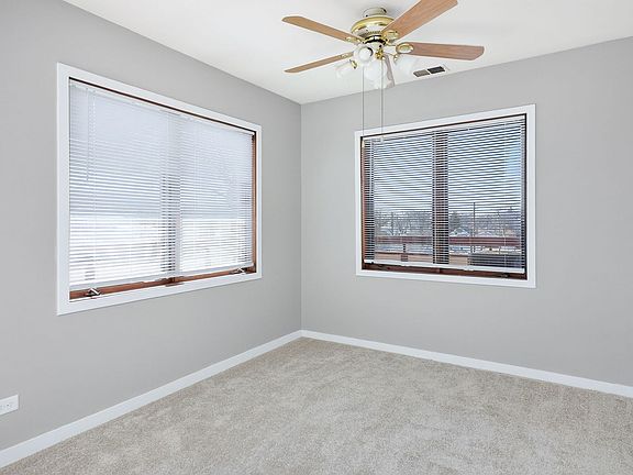 5th image of 6441 Pershing Rd APT 305