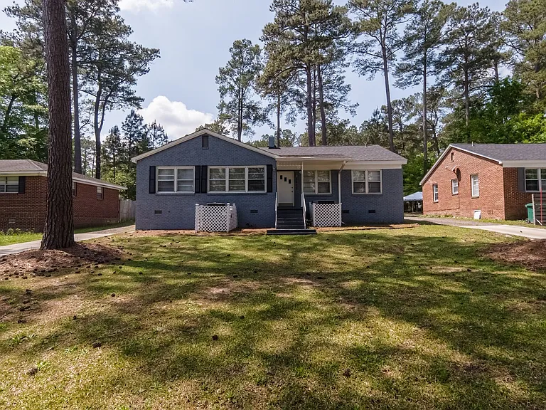 1421 Colin Kelly Dr — Photo 3