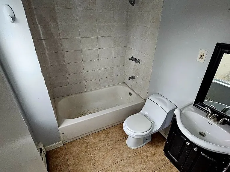 112 W Parmenter St #B — Photo 4