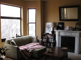 739 W Melrose St #3F, Chicago, IL 60657