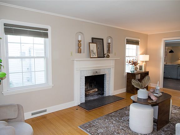 5th image of 2821 Elmwood Ave