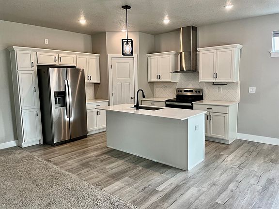 4th image of 5611 Leyden Ave