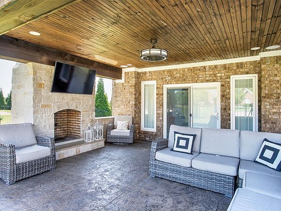 5th image of 227 Grand Teton Way