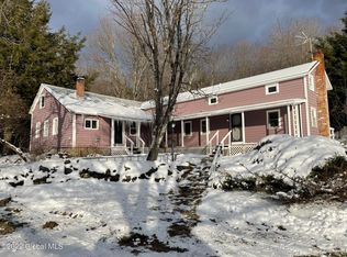 124 Bauer Rd, Averill Park, NY 12018