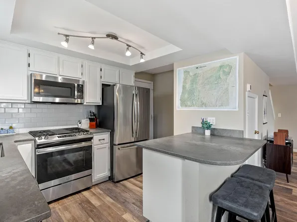 1801 NE Purcell Blvd APT 20, Bend, OR 97701