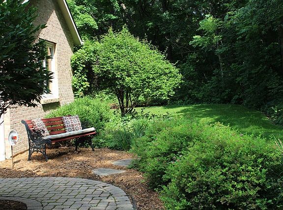 5th image of 35W490 Chateau Dr W