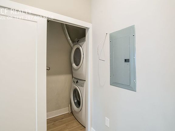 3rd image of 2621-23 W Jefferson St #1F