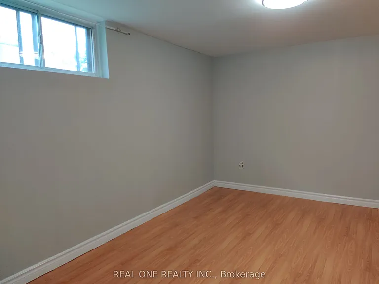 49 Corinthian Blvd #BASEMENT — Photo 10