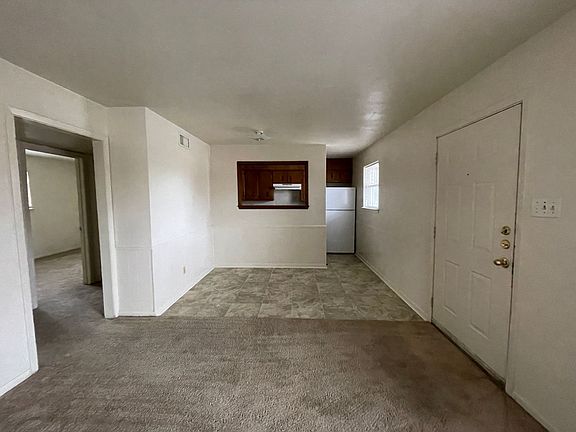 4th image of 228 Hold St #18