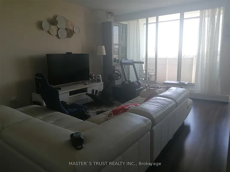 530 Lolita Gdns #1210 — Photo 9