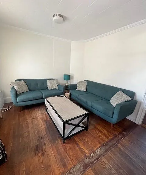 13 Brewer St — Photo 2