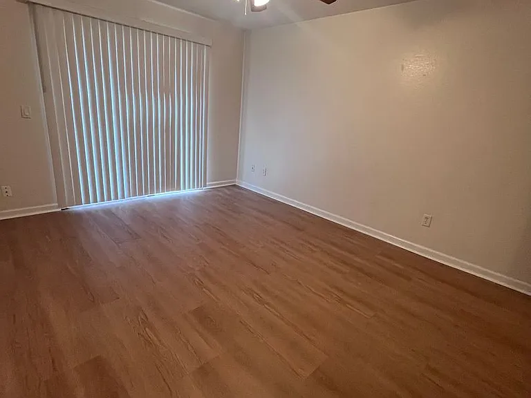 7915 Zenith Dr — Photo 8