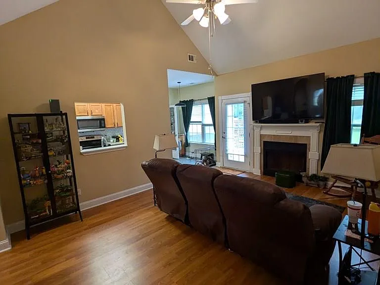 1228 Peacock Trl — Photo 2