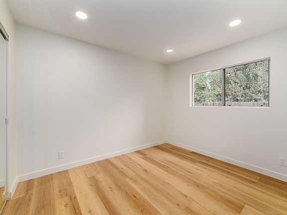 4th image of 503 E Aliso St #C