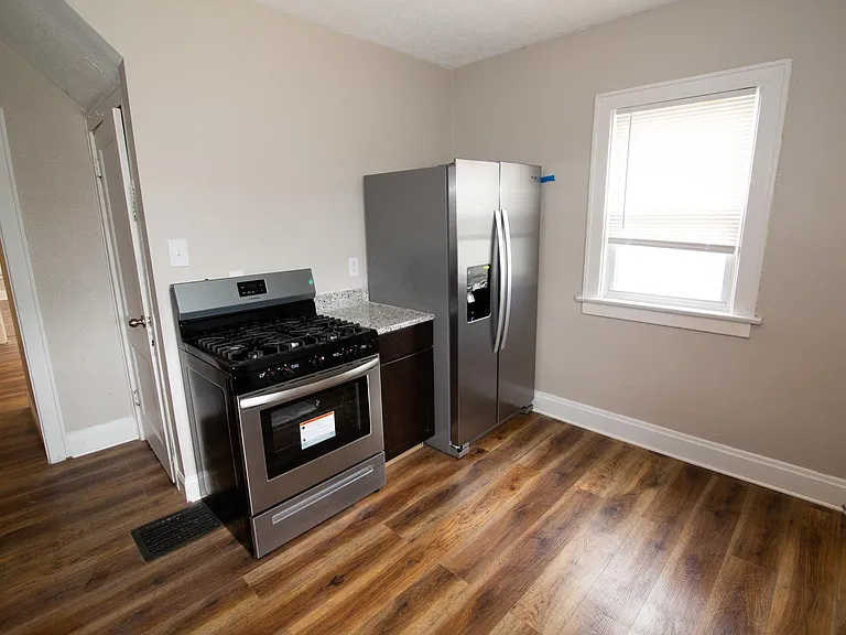 248 E Welch Ave — Photo 18