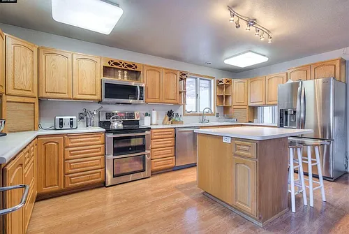 9246 Gee St Photo 1