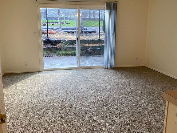 2nd image of 581 Holmes Ln #22