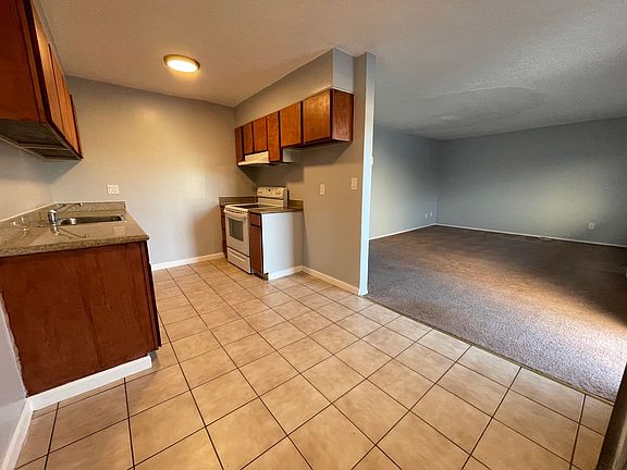 5th image of 1835 28th Ave #T303