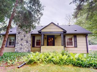 2045 Wycliffe Ave, West Bloomfield, MI 48323