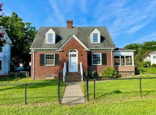 404 E Tennessee Ave, Crewe, VA 23930