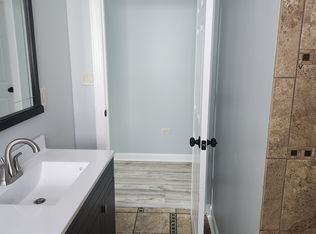 57 W 73rd St #2, Chicago, IL 60621