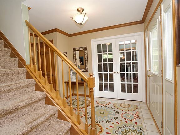 3rd image of 5946 Creekside Dr