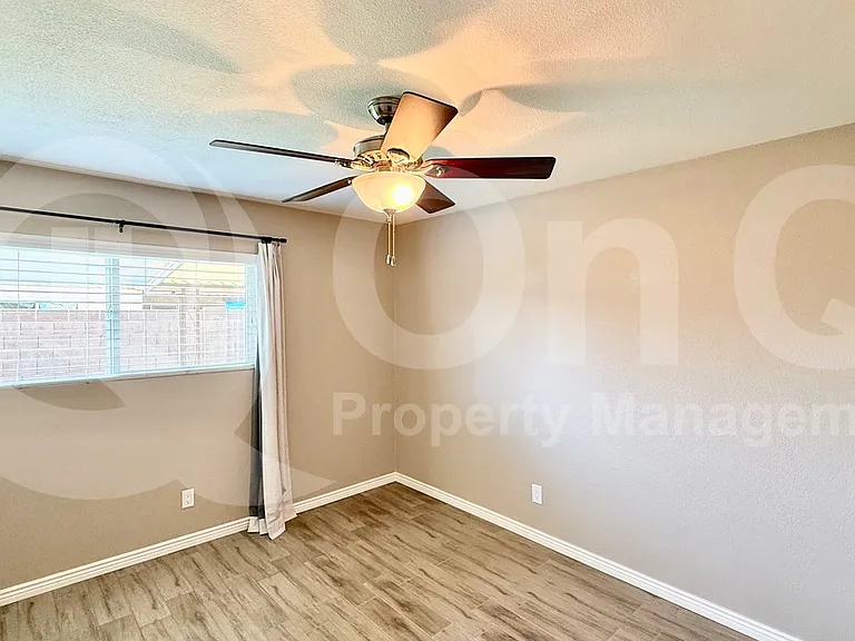827 N 86th Way — Photo 19