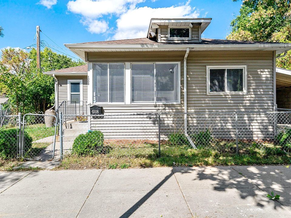 1st image of 1008 Lowry Ave N