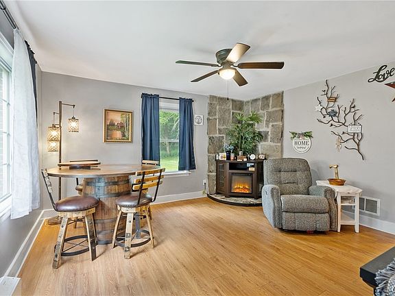 4th image of 2696 Lyons Rd