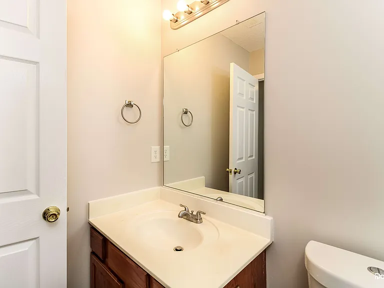 4312 Creekdale Dr — Photo 8