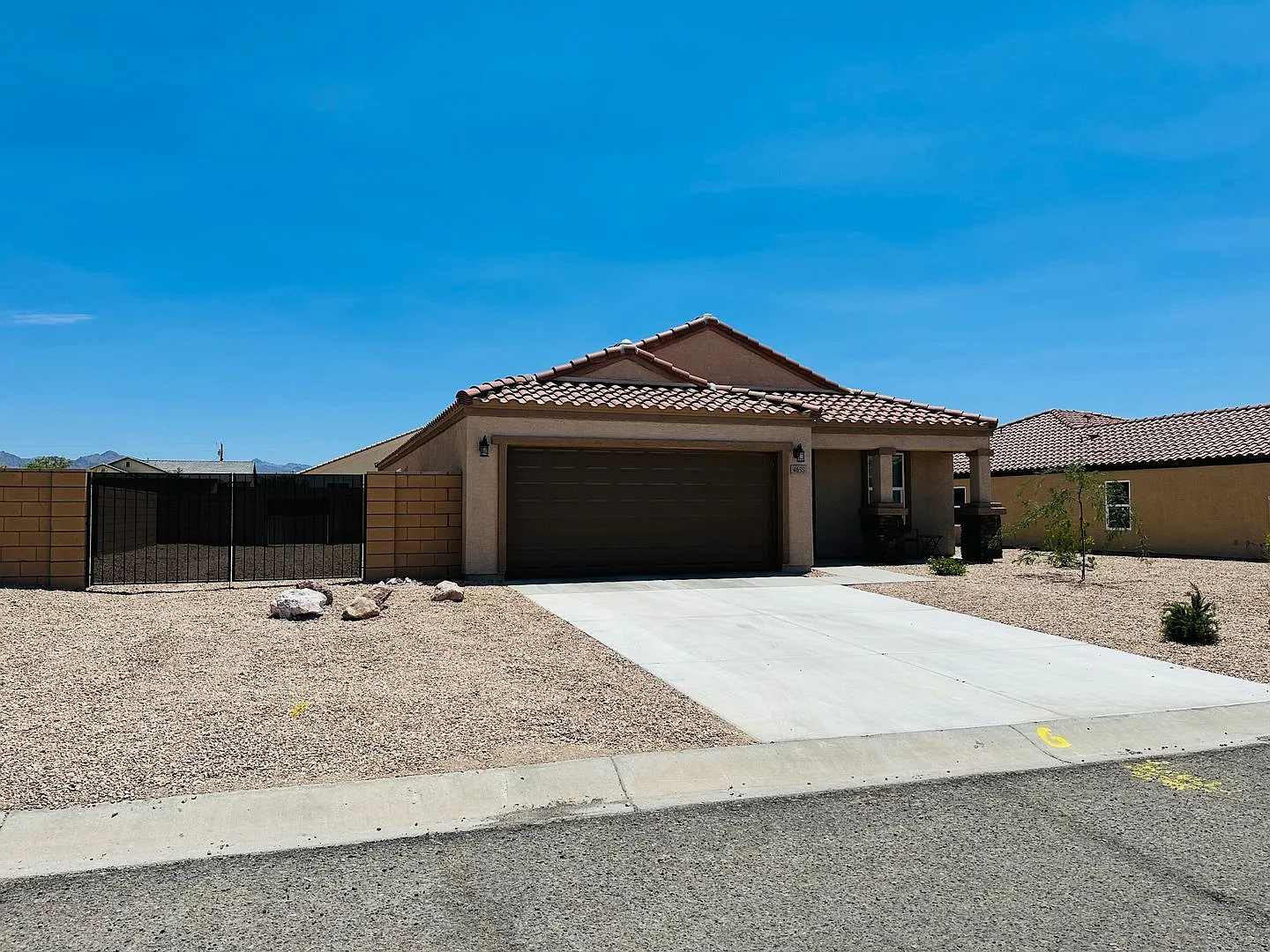 Short Term Fully Furnished 3bd/2ba House For Rent Community Pool And Spa — Photo 2
