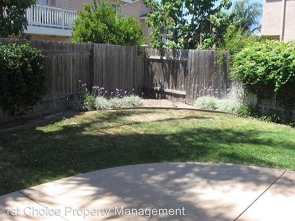 2nd image of 727 E Kelsey Ct