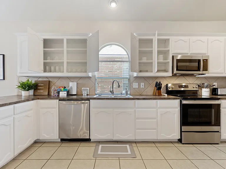 4037 Martinsburg Dr — Photo 10