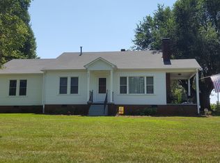 207 Henredon Rd, Morganton, NC 28655